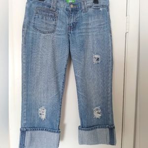 Abercrombie and Fitch distressed capri